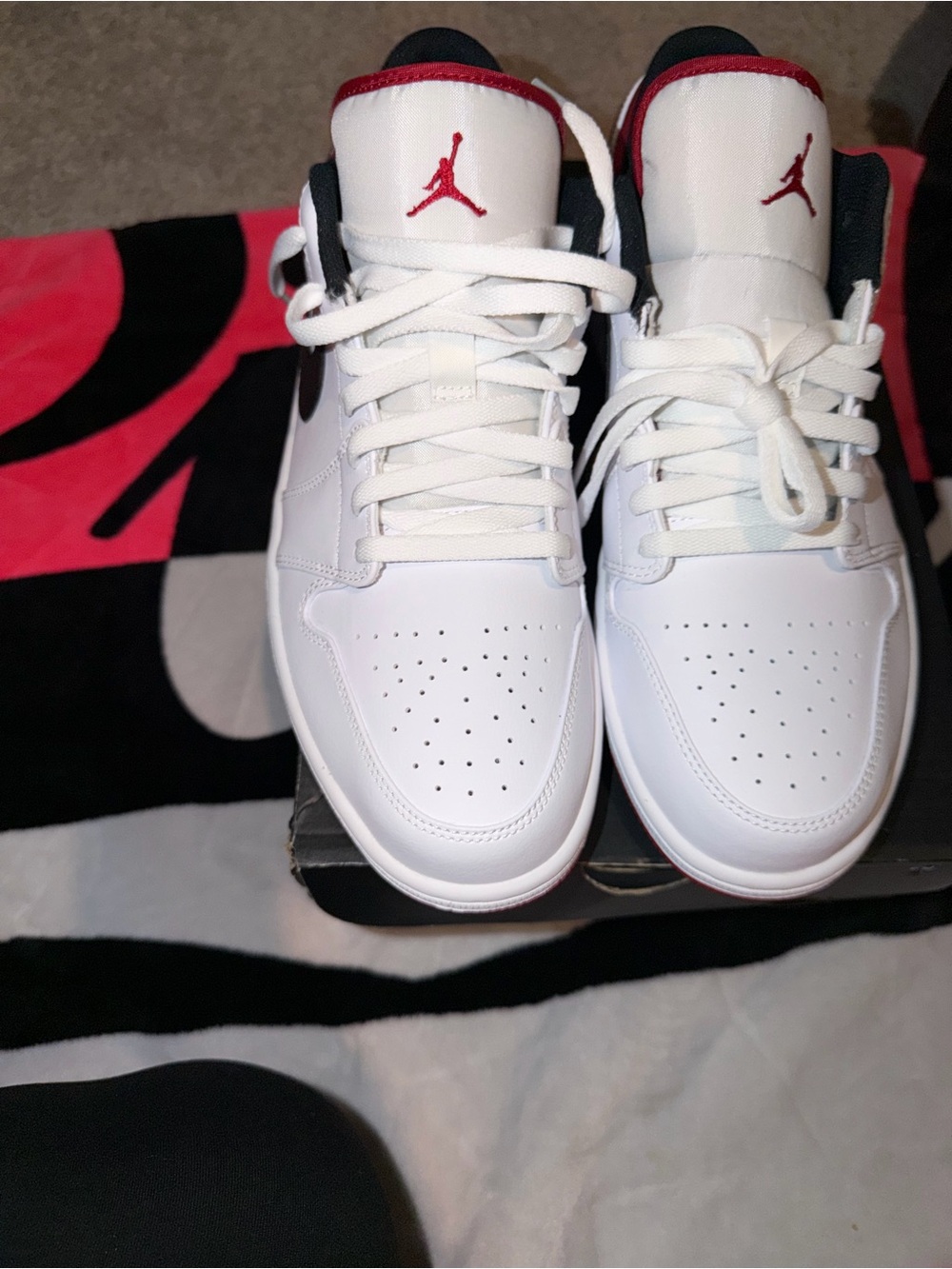 Nike Air Jordan 1 Low White Gym Red Black Men’s Size 12 New Never Worn - Picture 2 of 6
